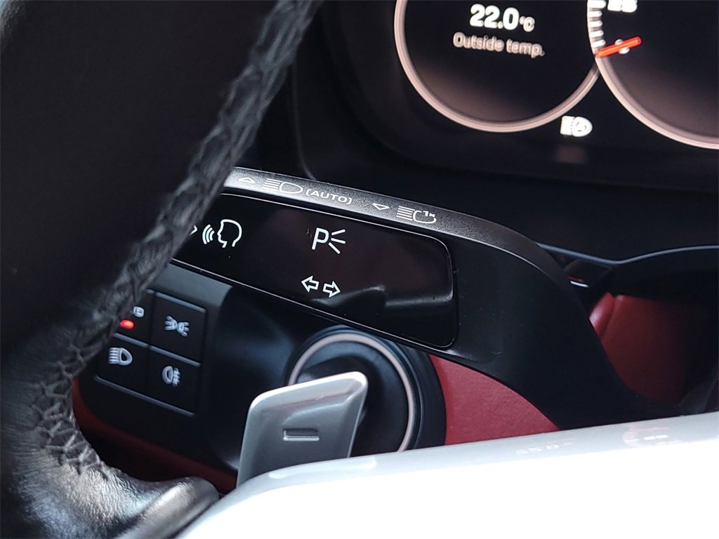 Used 2022 Porsche Cayenne S image 33