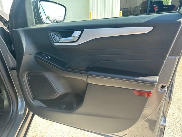 Used 2025 Ford Escape Platinum AWD/4WD image 47
