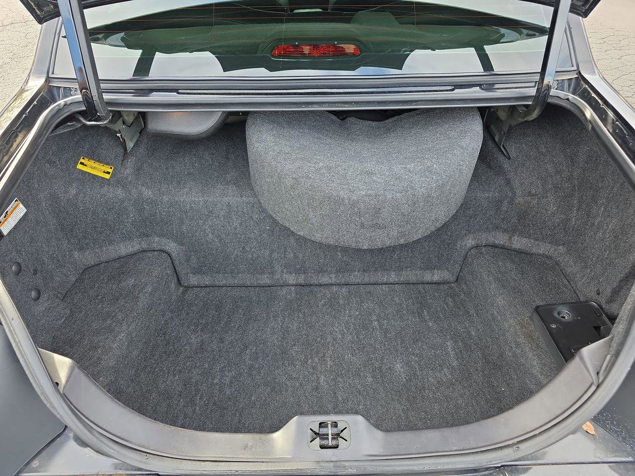 Used 1999 Lincoln Town Car Signature RWD image 15