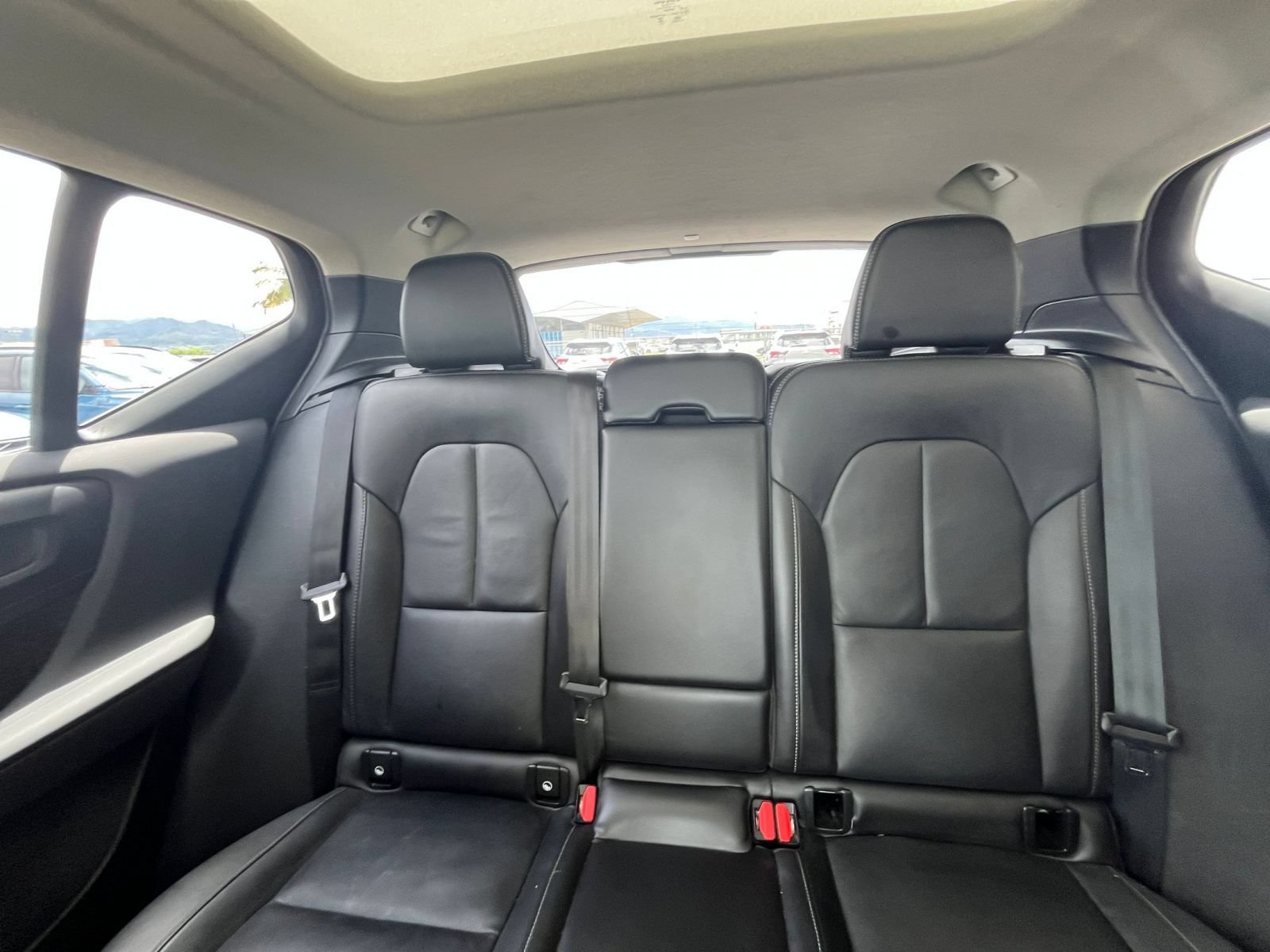 Used 2024 Volvo XC40 B5 Core AWD/4WD image 40