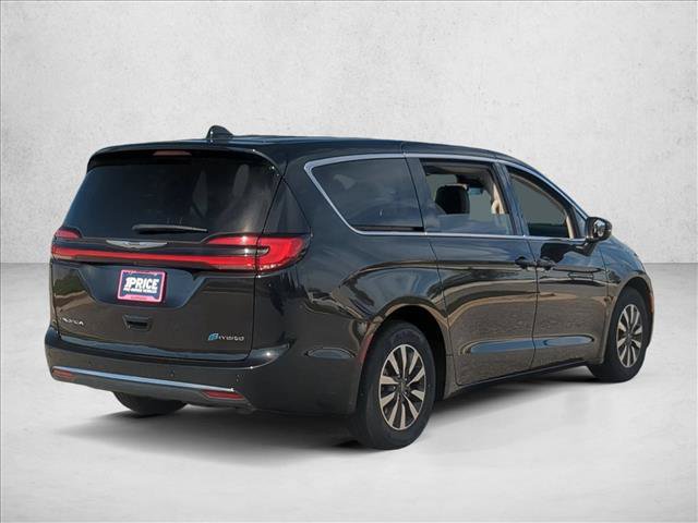 Used 2023 Chrysler Pacifica Touring-L FWD image 5