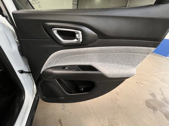 Used 2022 Jeep Compass Latitude image 13