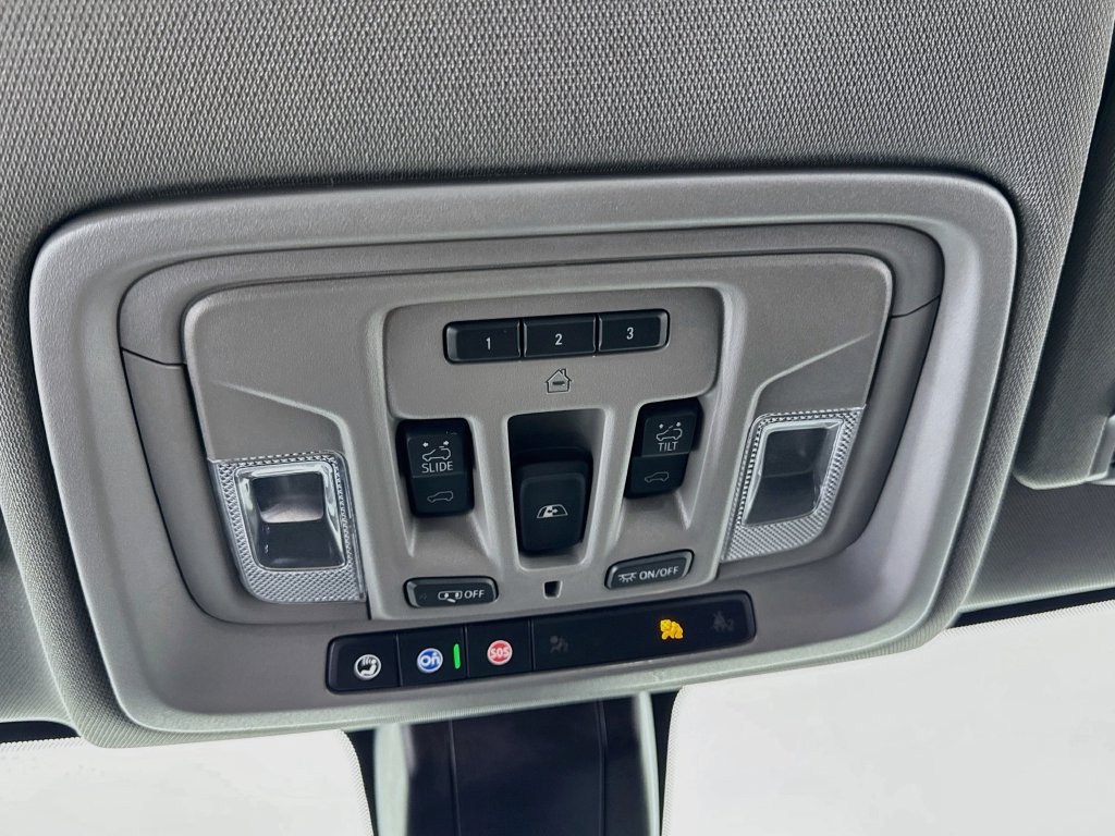 Used 2020 GMC Sierra 3500 Denali w/ Denali Ultimate Package AWD/4WD image 18