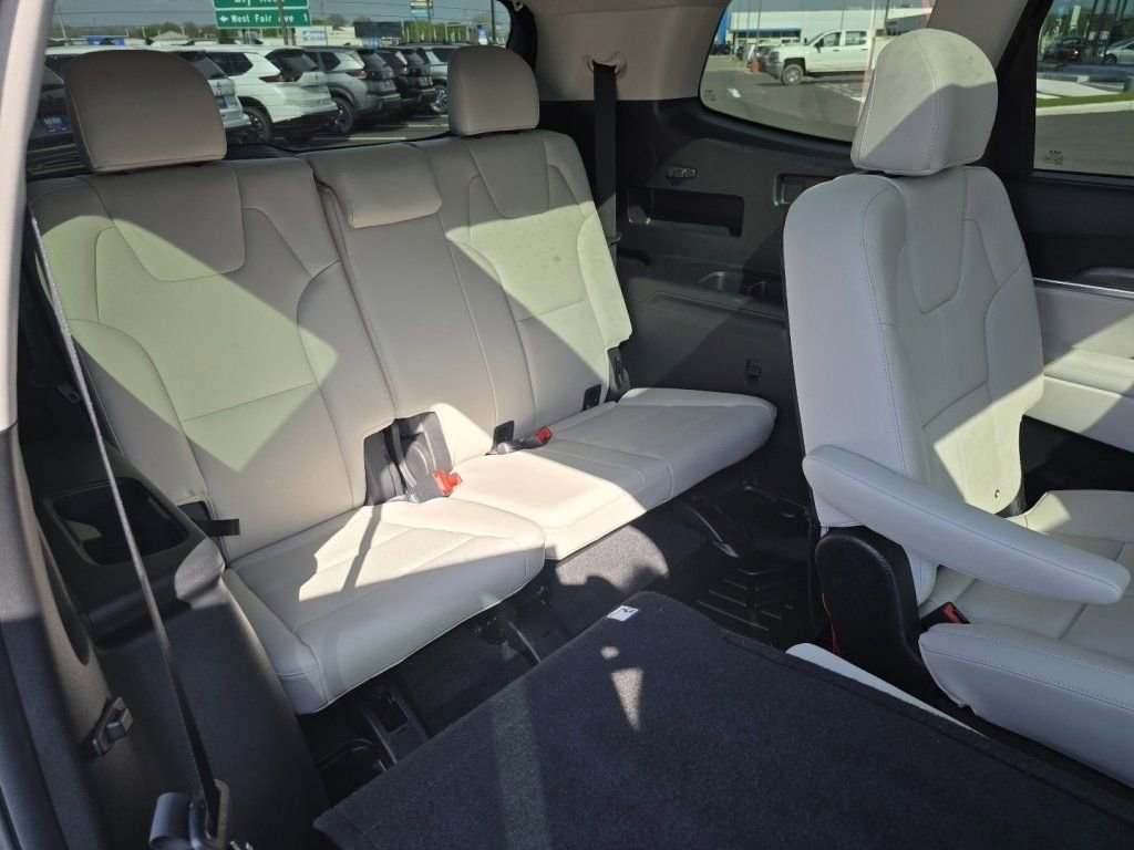 Used 2022 Kia Telluride SX w/ Towing Package image 19