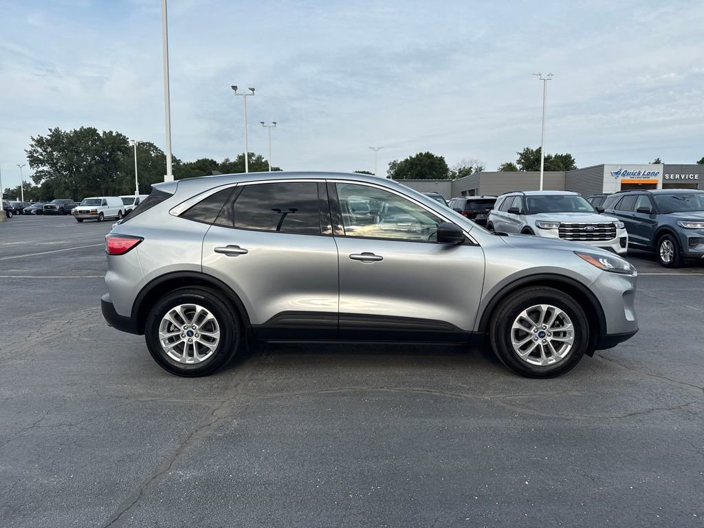 Used 2022 Ford Escape SE image 6
