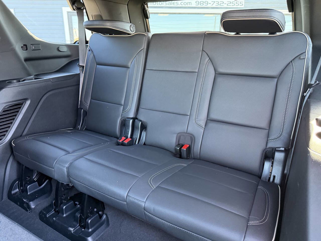 Used 2023 GMC Yukon SLT w/ SLT Luxury Package image 36