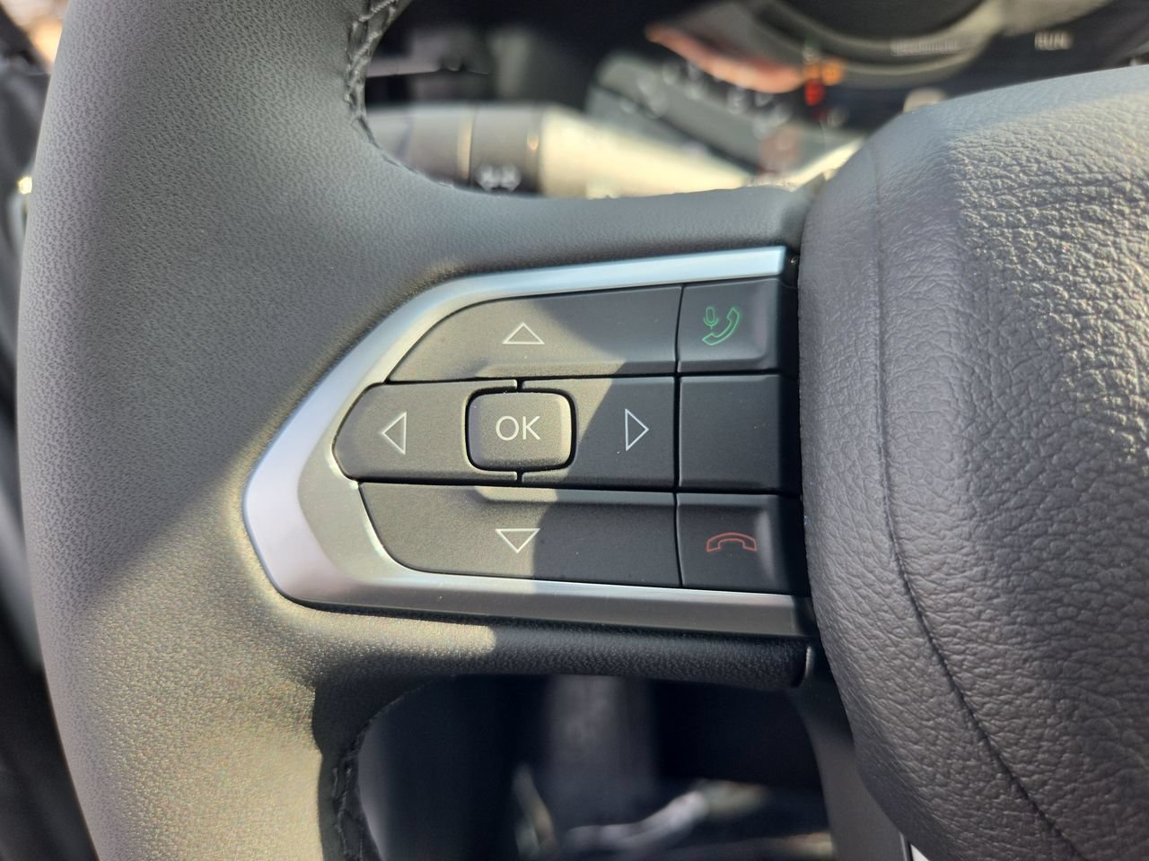 New 2026 Jeep Compass Latitude w/ Sun and Sound Group AWD/4WD image 30