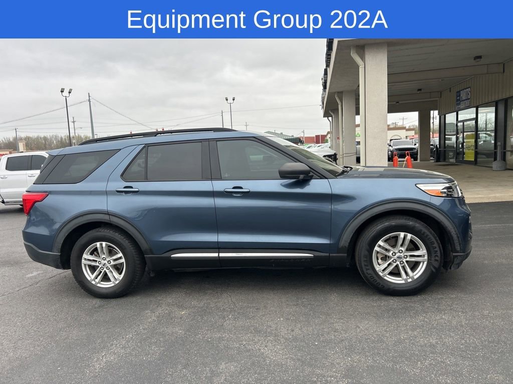 Used 2020 Ford Explorer XLT w/ Equipment Group 202A image 3
