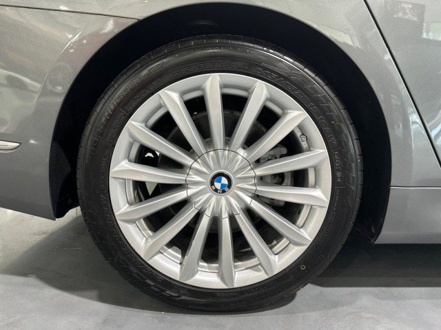 Used 2016 BMW 740i w/ Executive Package 2 RWD image 8