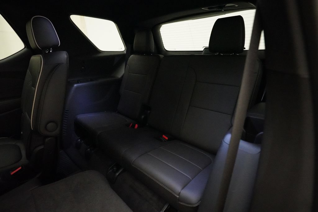 Used 2023 Chevrolet Traverse Premier AWD/4WD image 17