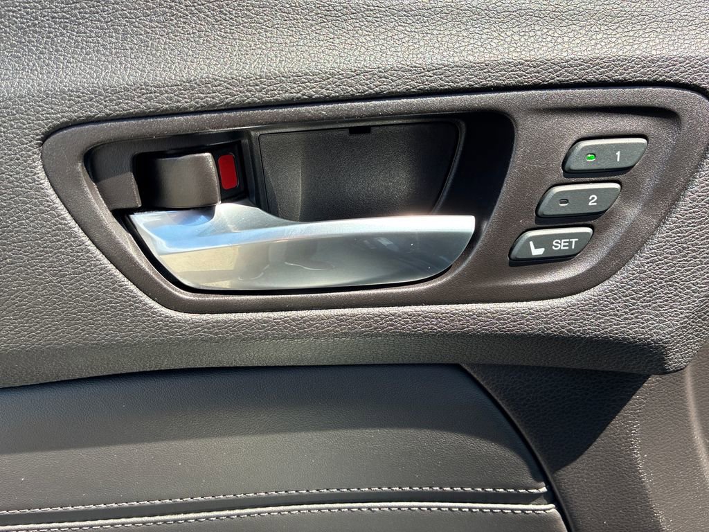 Used 2015 Acura TLX w/ Technology Package FWD image 14