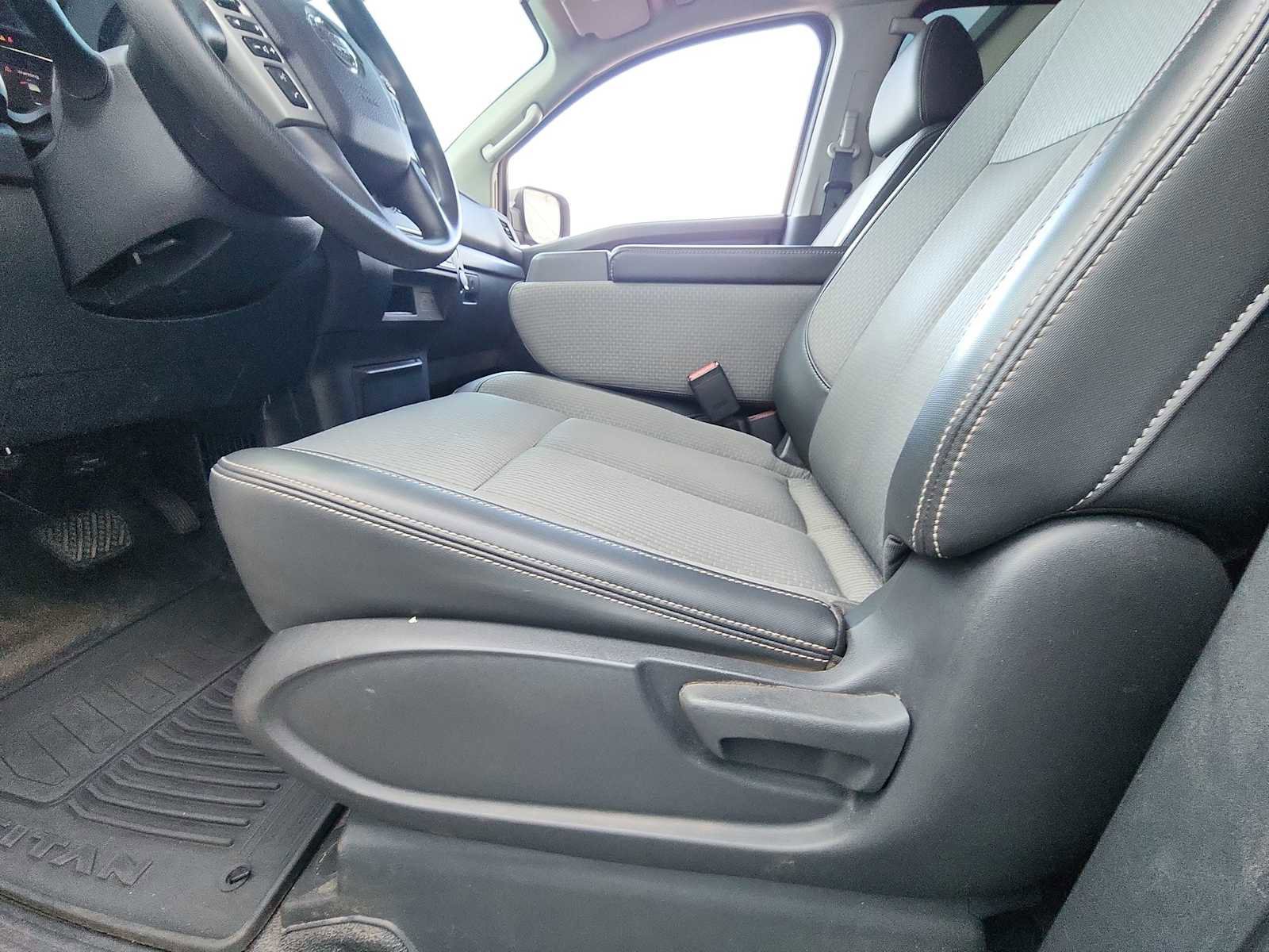 Used 2021 Nissan Titan S w/ S Utility Package image 13