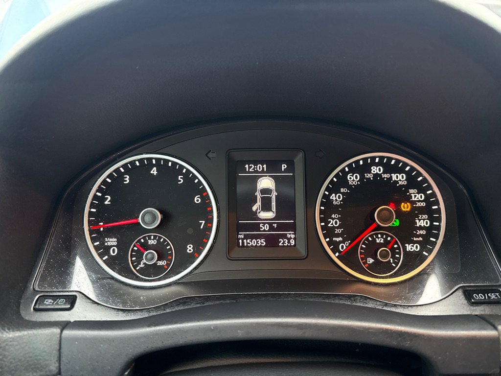 Used 2017 Volkswagen Tiguan Limited w/ Premium Package image 15