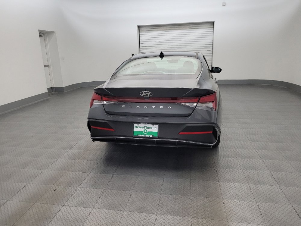 Used 2024 Hyundai Elantra SE FWD image 7