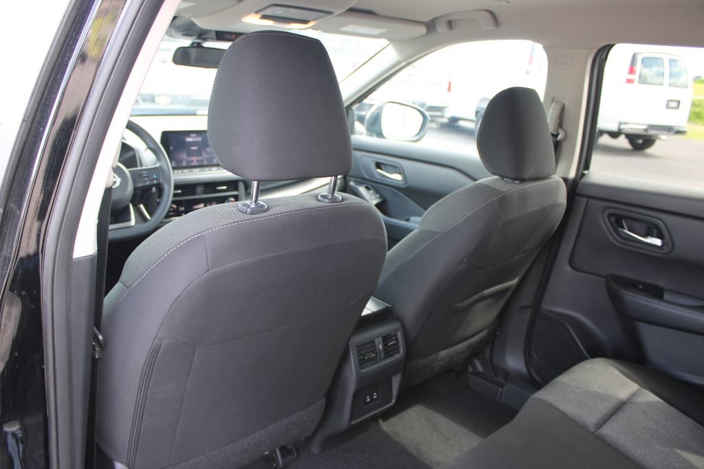 Used 2024 Nissan Rogue SV AWD/4WD image 24