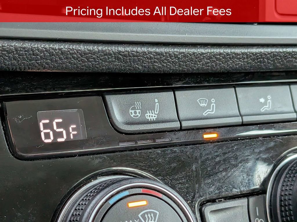 Used 2020 Volkswagen Jetta SE w/ SE Cold Weather Package FWD image 23