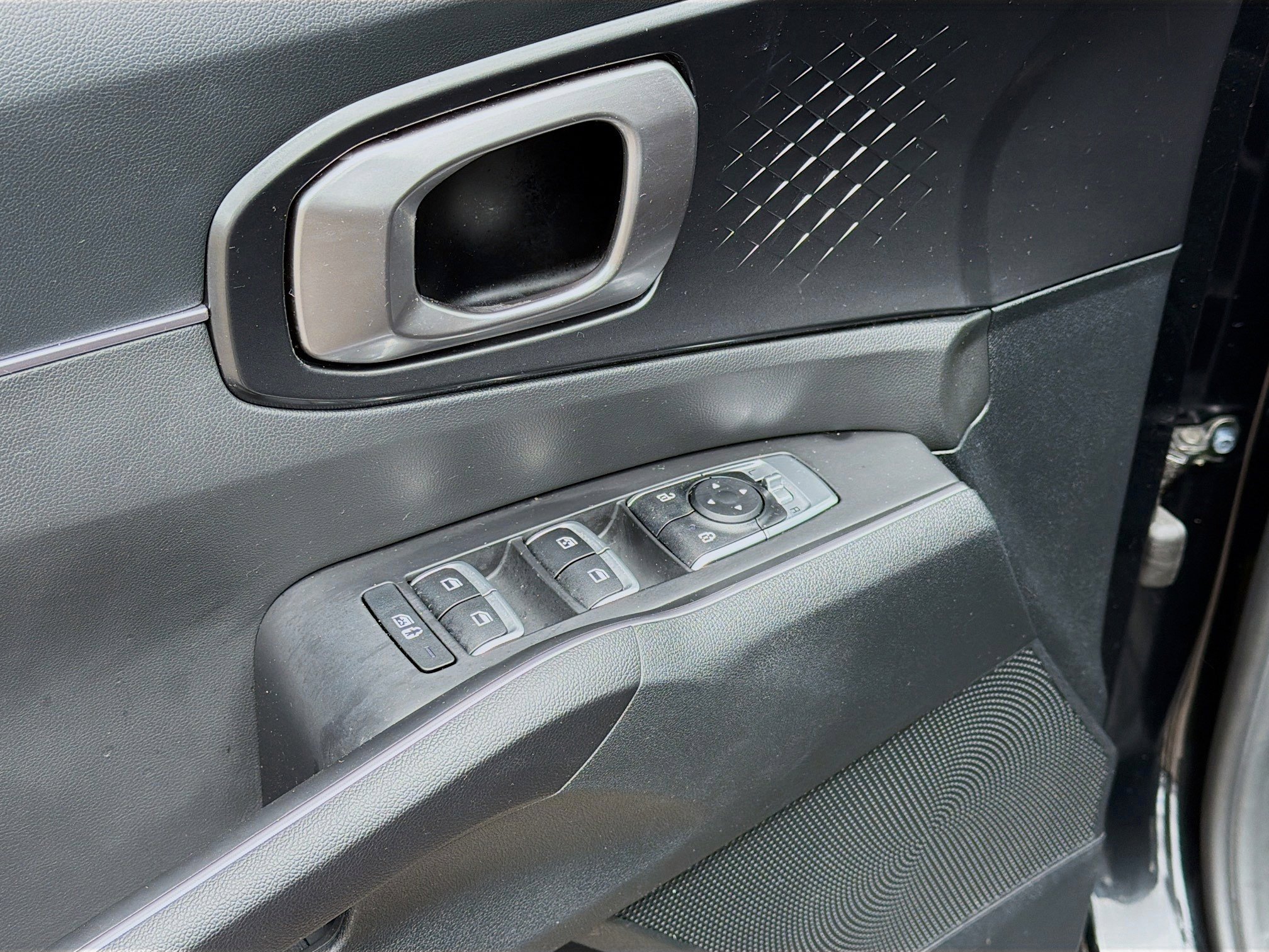 Used 2023 Kia Sorento LX image 22