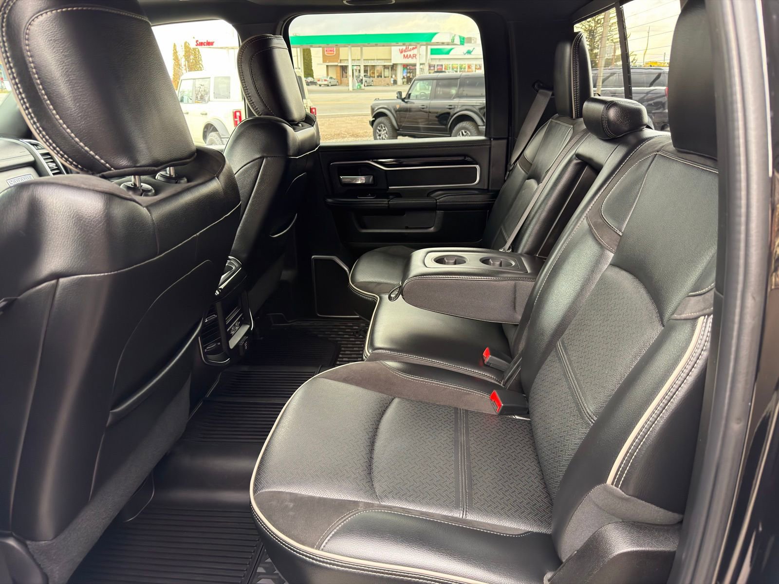 Used 2020 RAM 3500 Laramie image 33