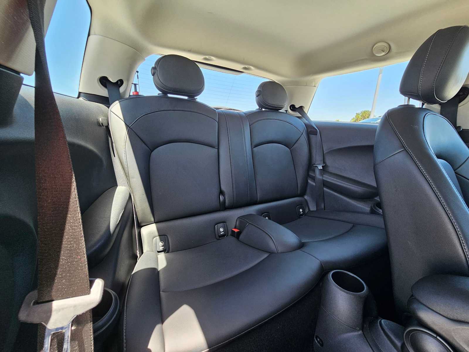 Used 2019 MINI Cooper 2-Door Hardtop FWD image 11