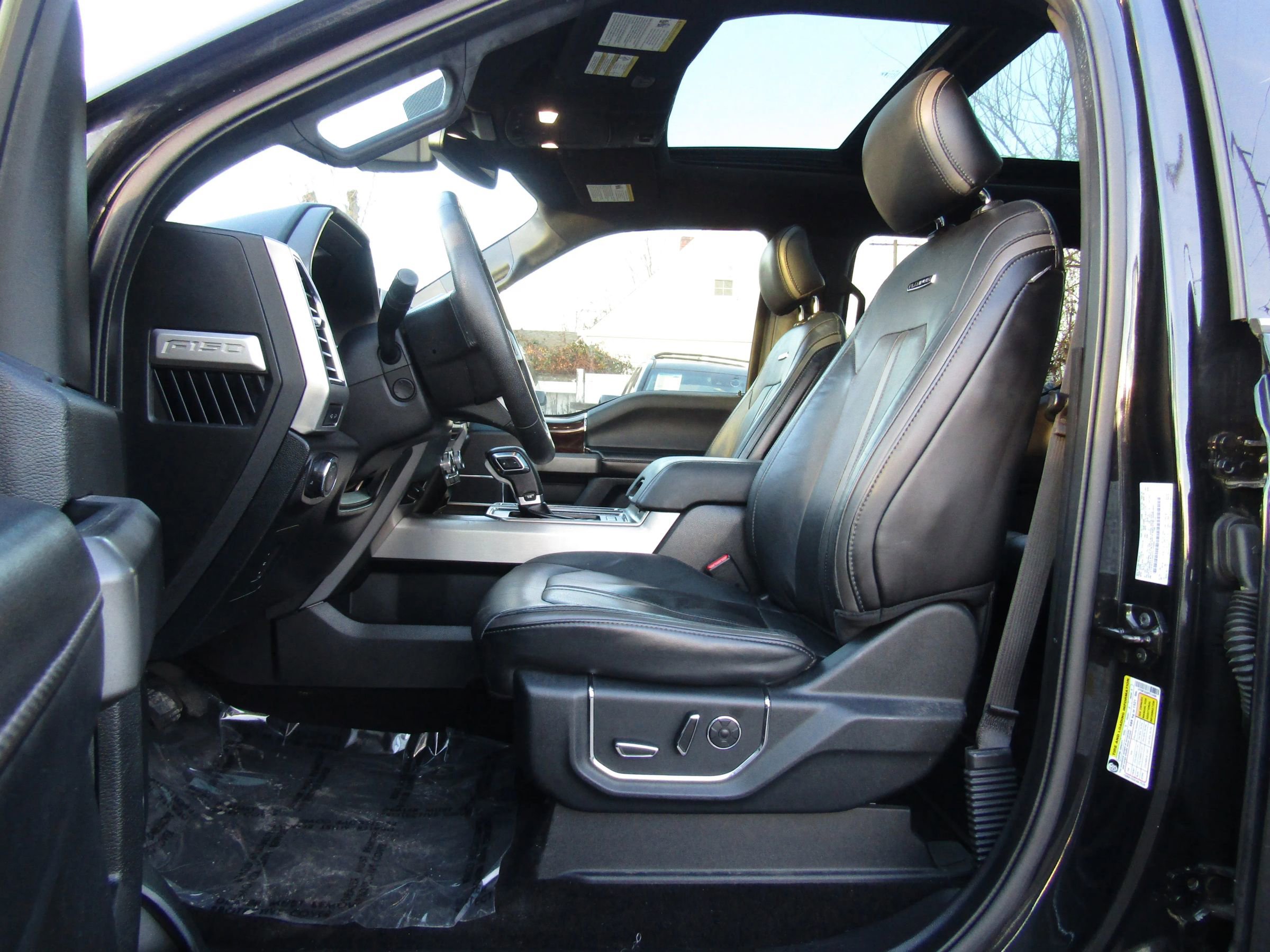 Used 2015 Ford F150 Platinum w/ Equipment Group 701A Luxury image 14