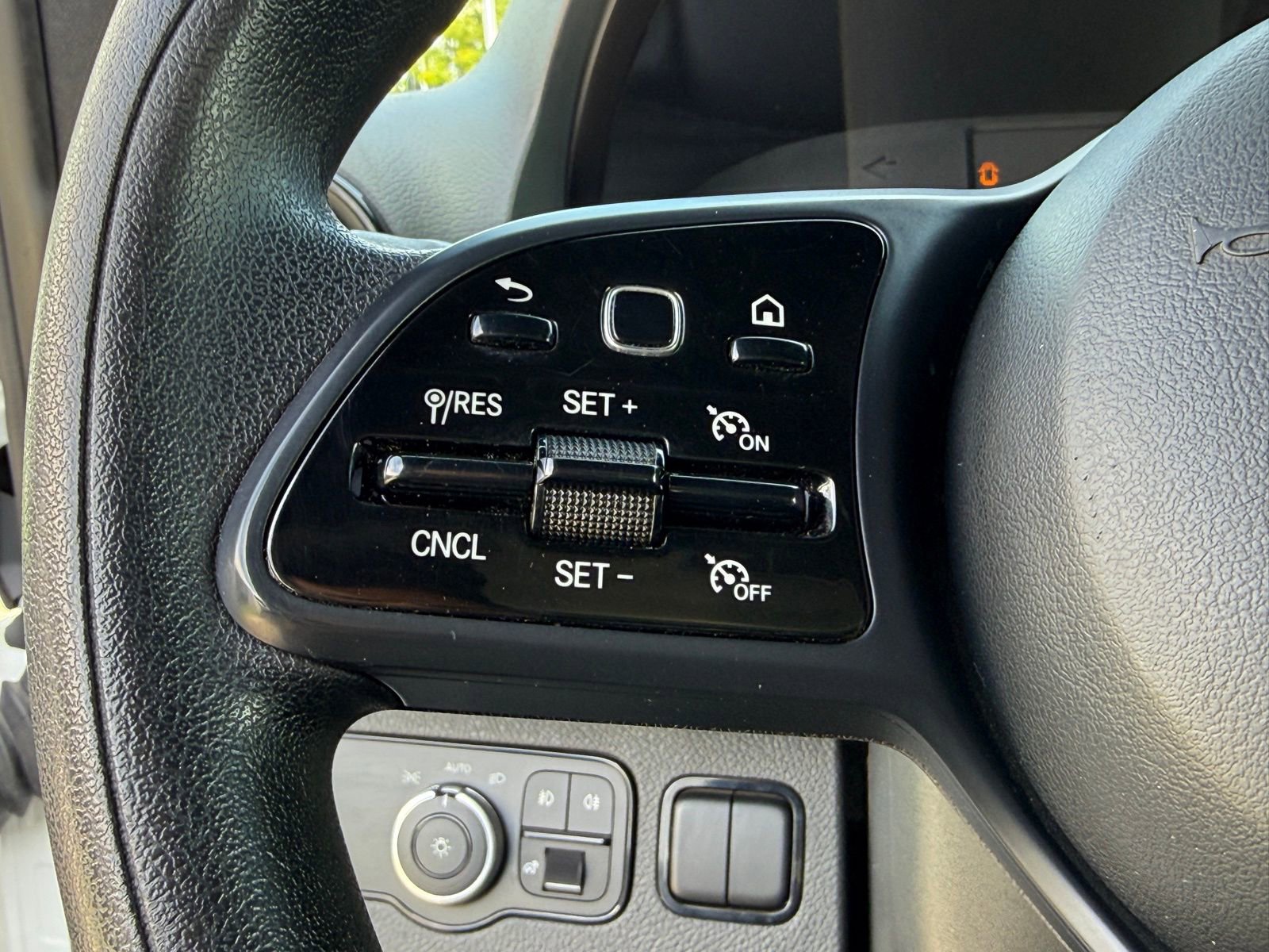 Used 2019 Mercedes-Benz Sprinter 170 image 32