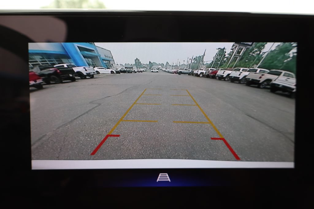 Used 2024 Chevrolet Trax RS w/ Sunroof Package FWD image 18