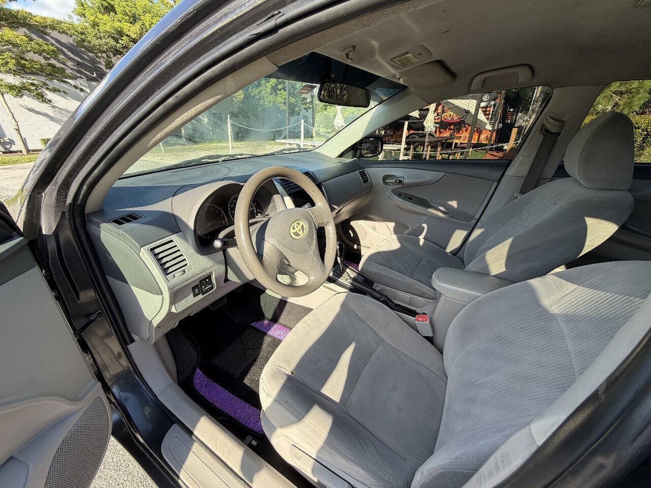 Used 2010 Toyota Corolla LE FWD image 9