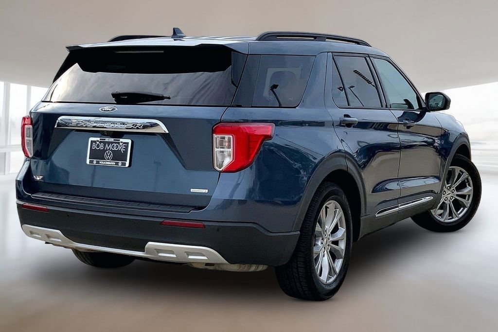 Used 2020 Ford Explorer XLT w/ Equipment Group 202A image 2