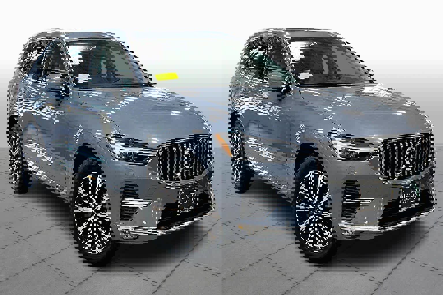 Used 2023 Volvo XC60 B5 Plus w/ Climate Package image 3