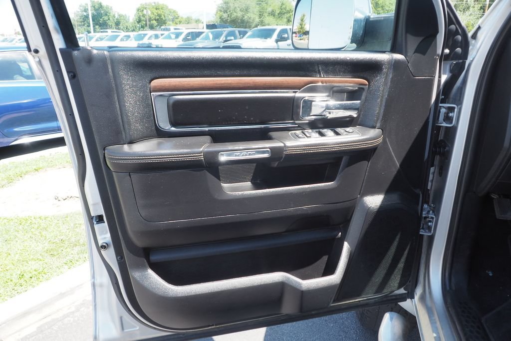 Used 2016 RAM 2500 Laramie w/ Convenience Group AWD/4WD image 14