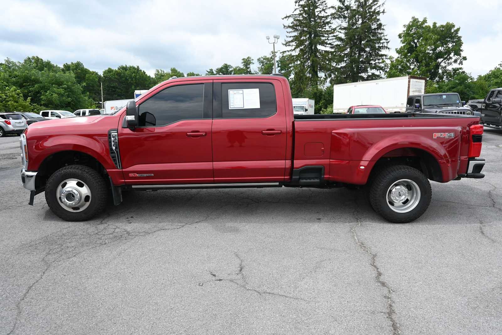 Used 2025 Ford F350 Lariat w/ Lariat Ultimate Package AWD/4WD image 2