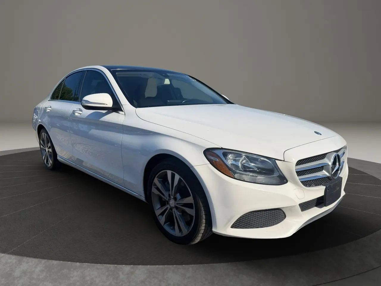 Used 2015 Mercedes-Benz C 300 4MATIC Sedan image 3