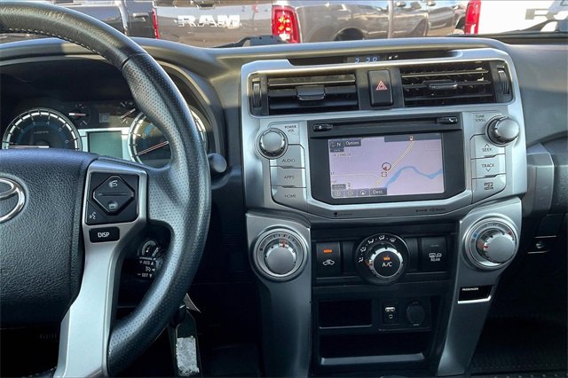 Used 2018 Toyota 4Runner SR5 Premium image 6