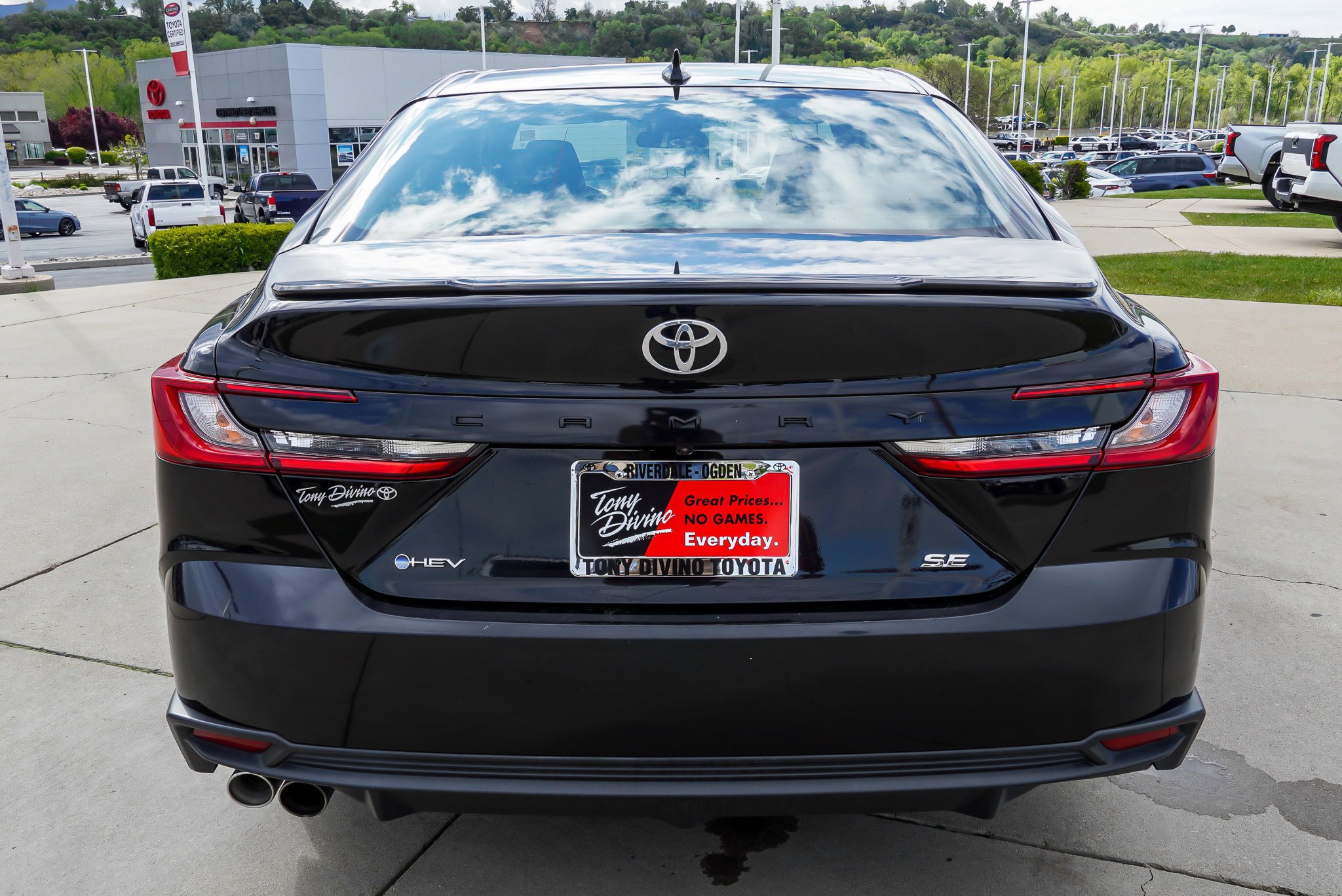 Certified 2025 Toyota Camry SE FWD image 7