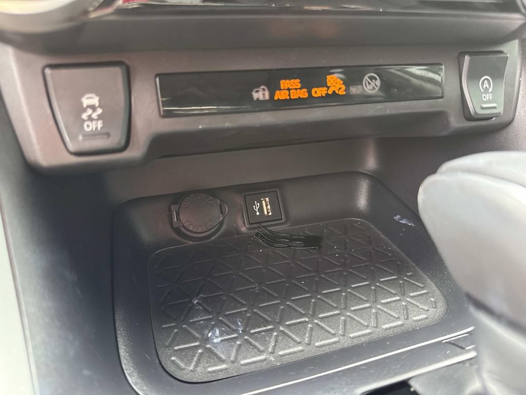 Used 2025 Toyota RAV4 XLE Premium FWD image 30