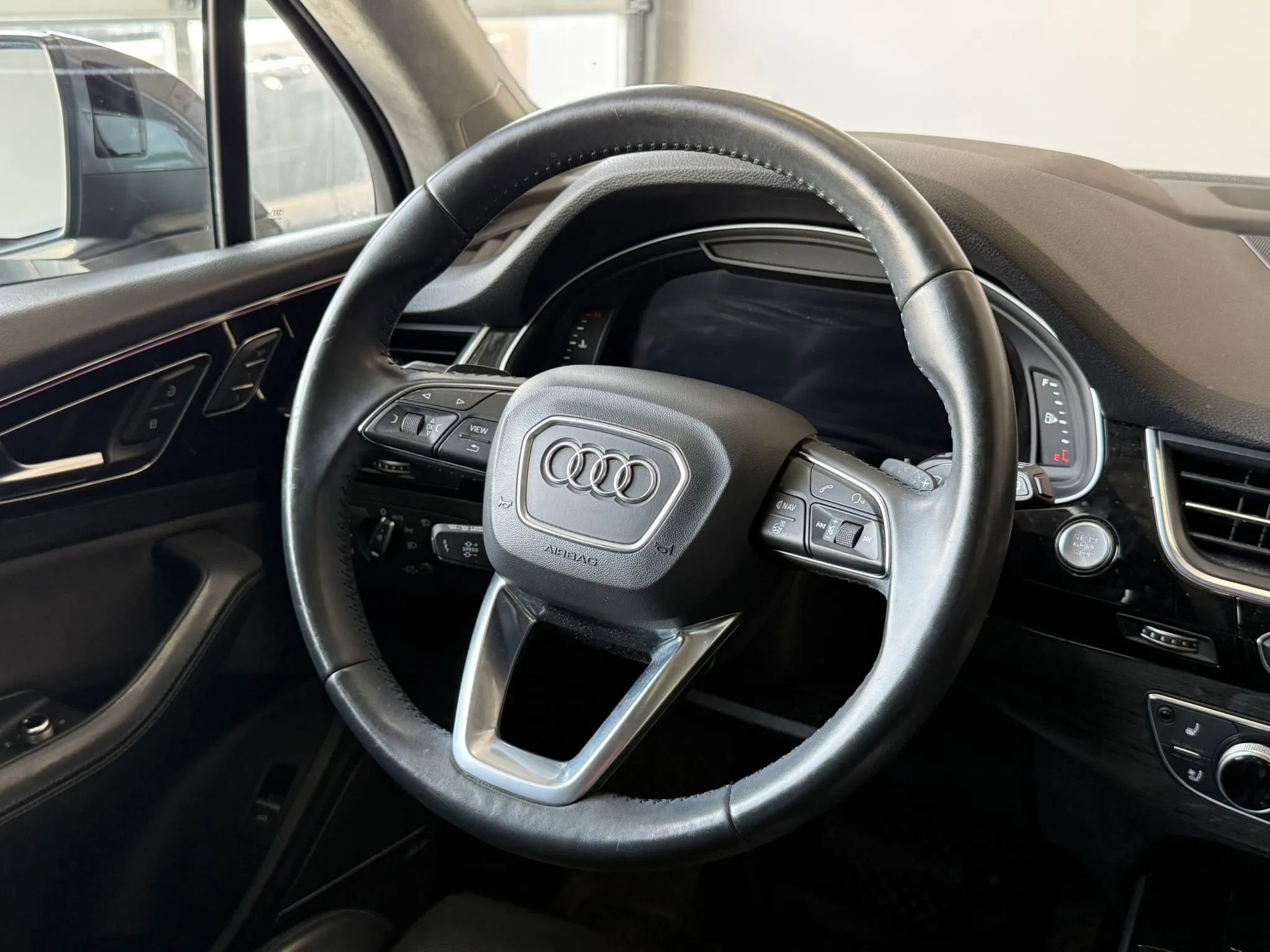 Used 2018 Audi Q7 3.0T Prestige image 11