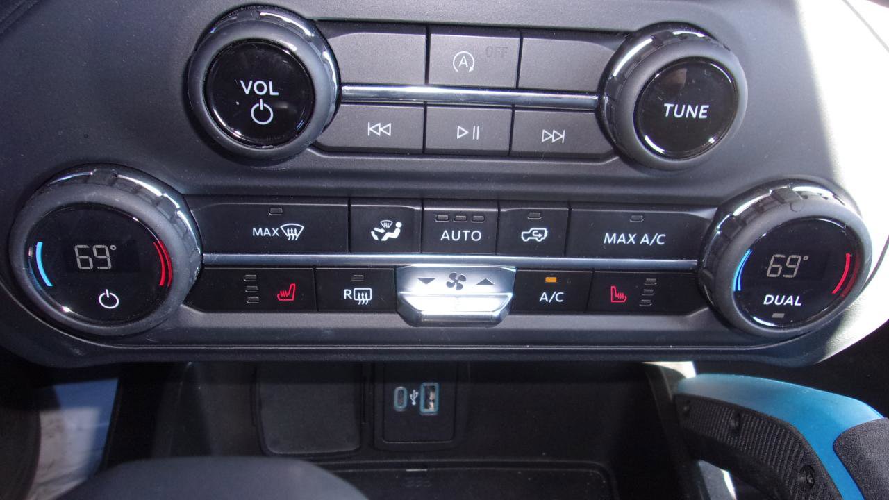 Used 2023 Ford Bronco Black Diamond w/ Sasquatch Package image 11