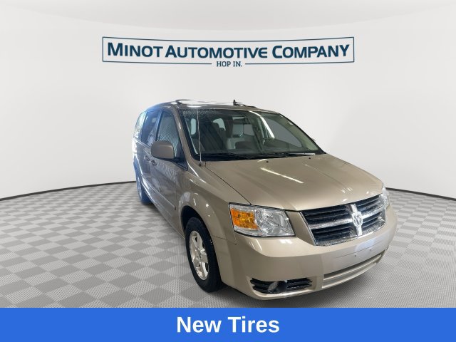 Used 2009 Dodge Grand Caravan SXT w/ Flexible Seating Group FWD image 2