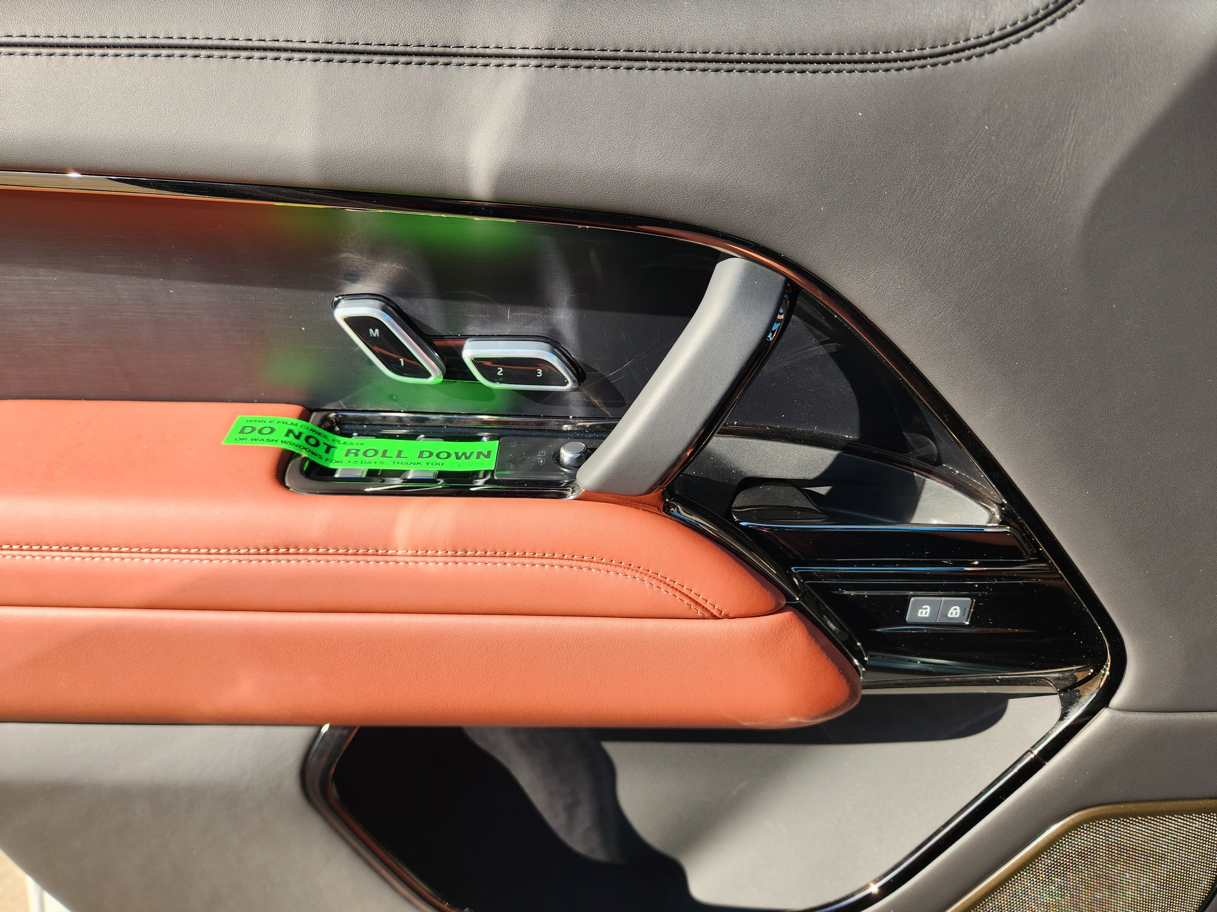 New 2025 Land Rover Range Rover SV image 23