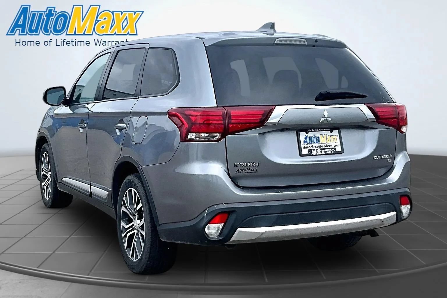 Used 2018 Mitsubishi Outlander SE AWD/4WD image 5