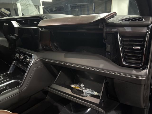 Used 2024 GMC Sierra 2500 Denali Ultimate image 30