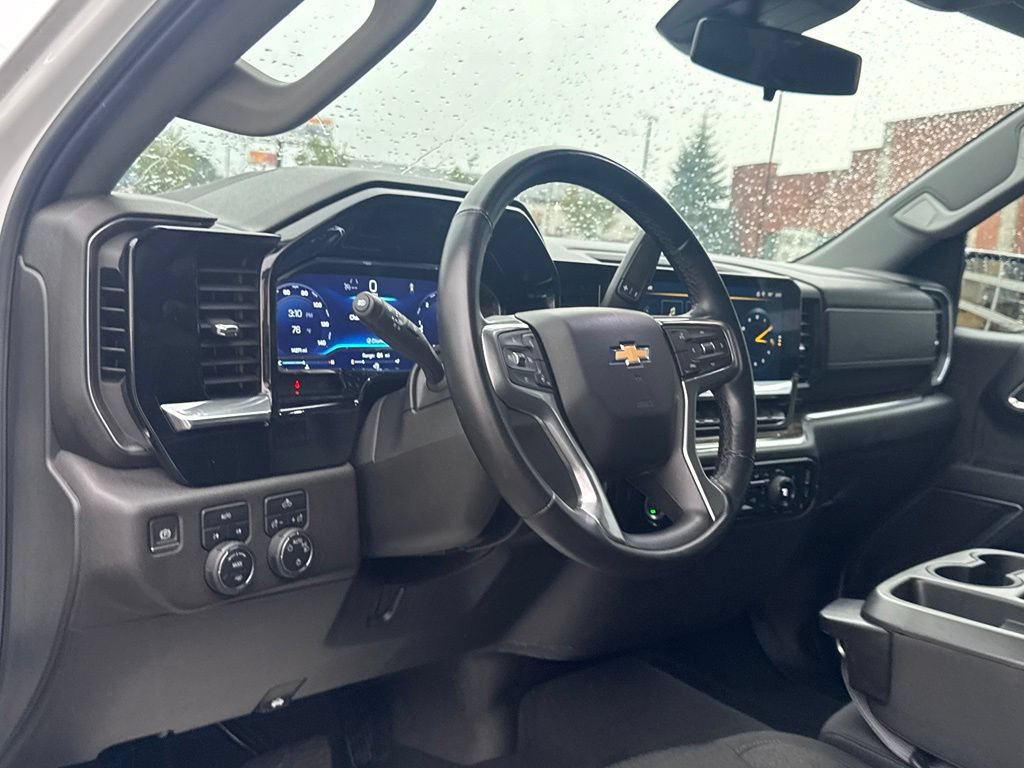 Used 2024 Chevrolet Silverado 1500 LT AWD/4WD image 11