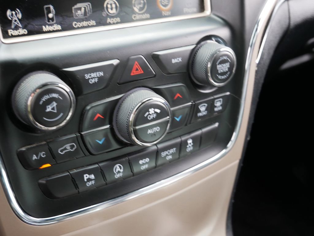 Used 2017 Jeep Grand Cherokee Limited w/ Trailer Tow Group IV AWD/4WD image 23