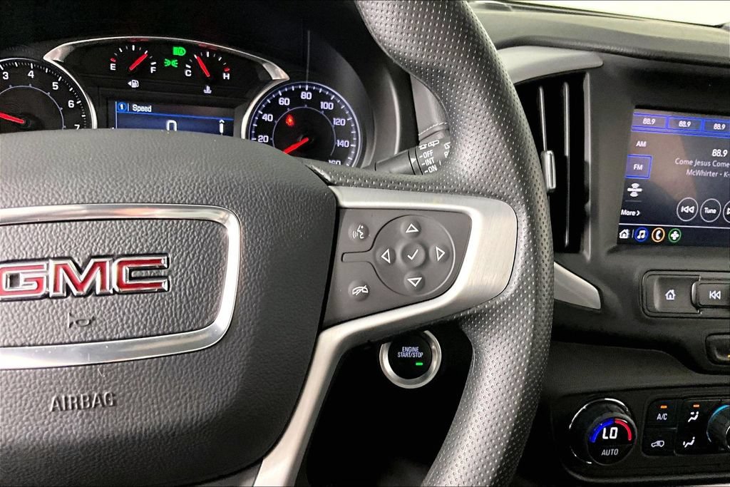 Used 2024 GMC Terrain SLE w/ Driver Convenience Package FWD image 11