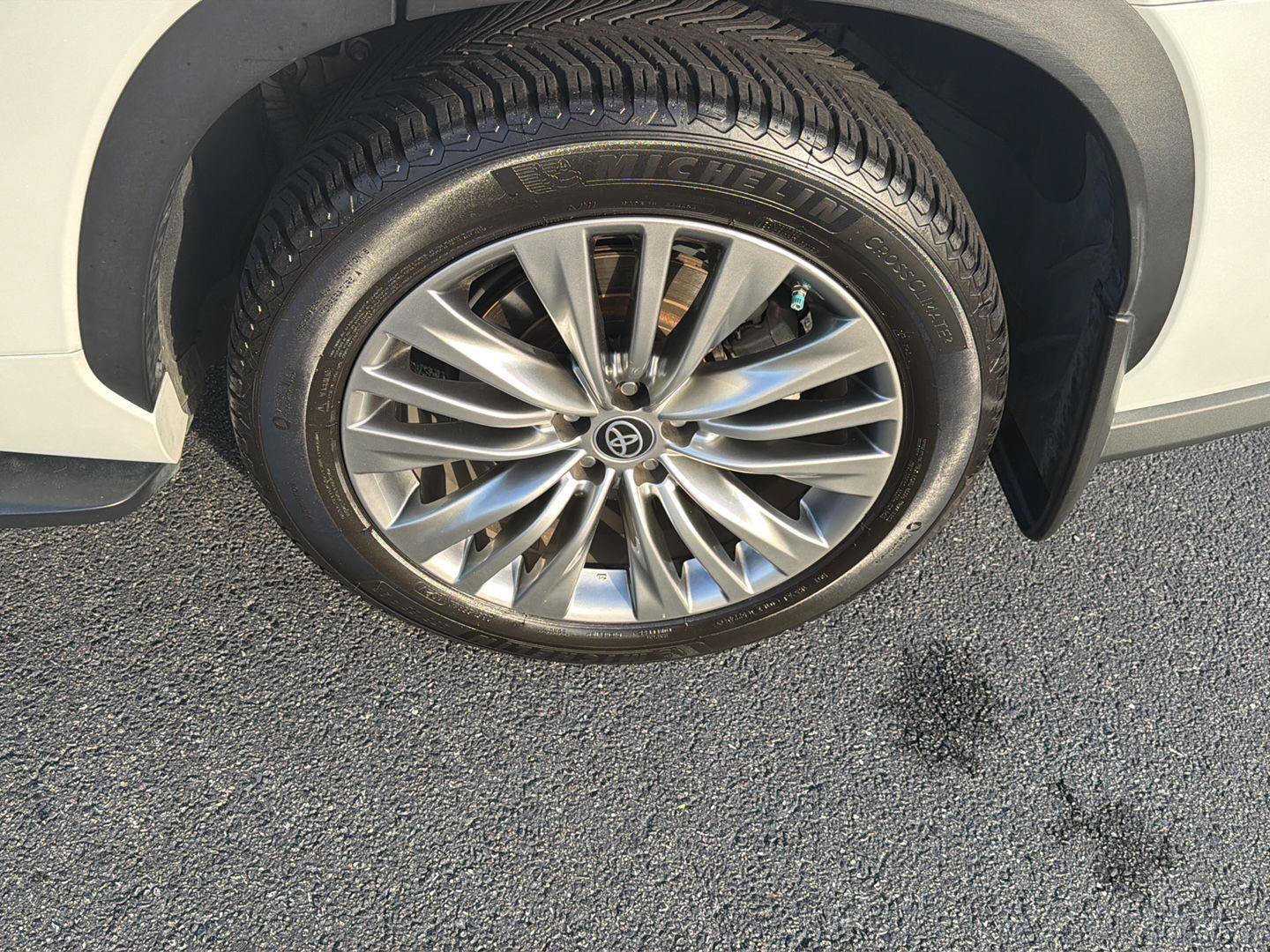 Used 2022 Toyota Highlander Platinum AWD/4WD image 40