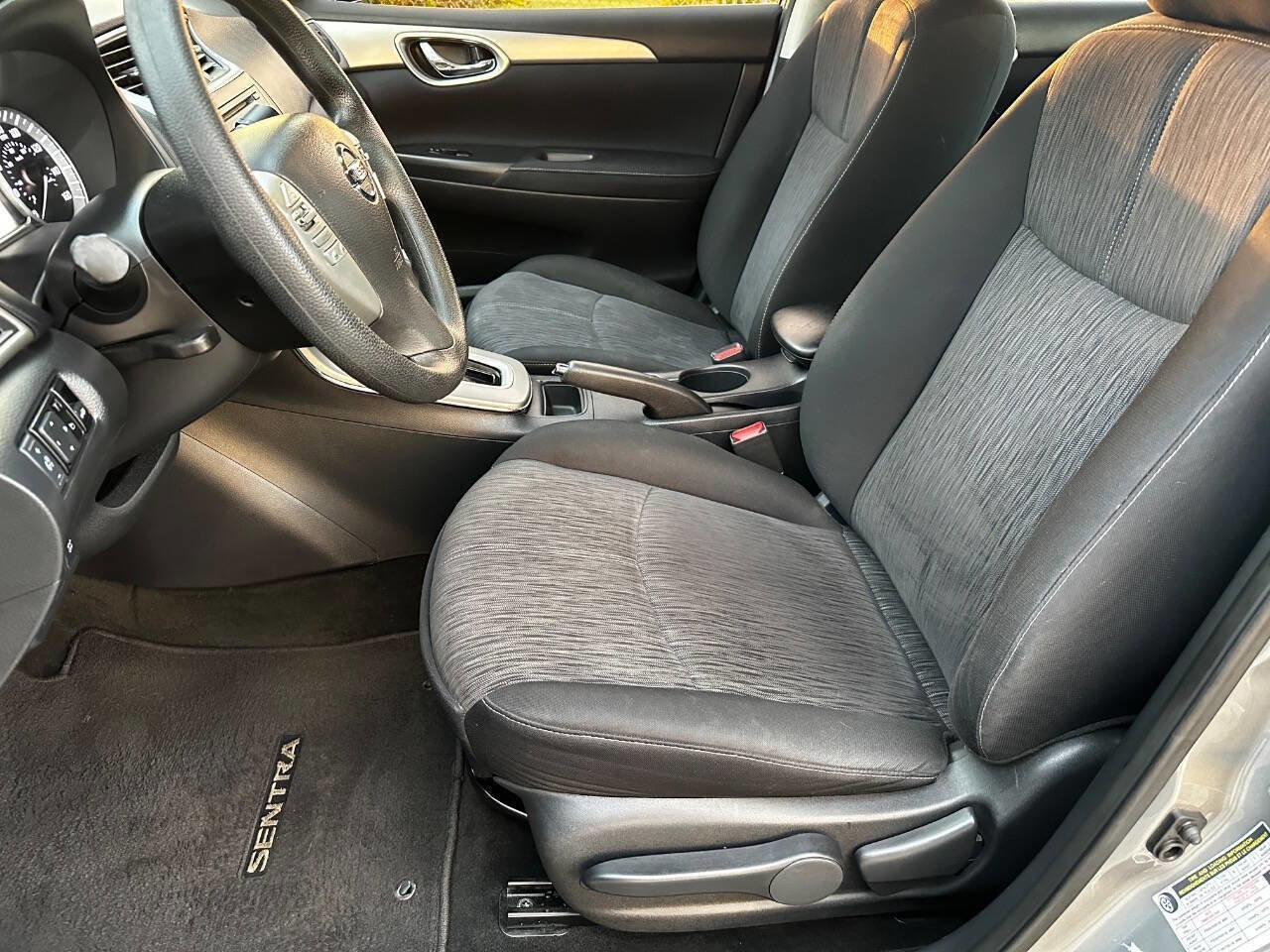 Used 2014 Nissan Sentra SV image 9