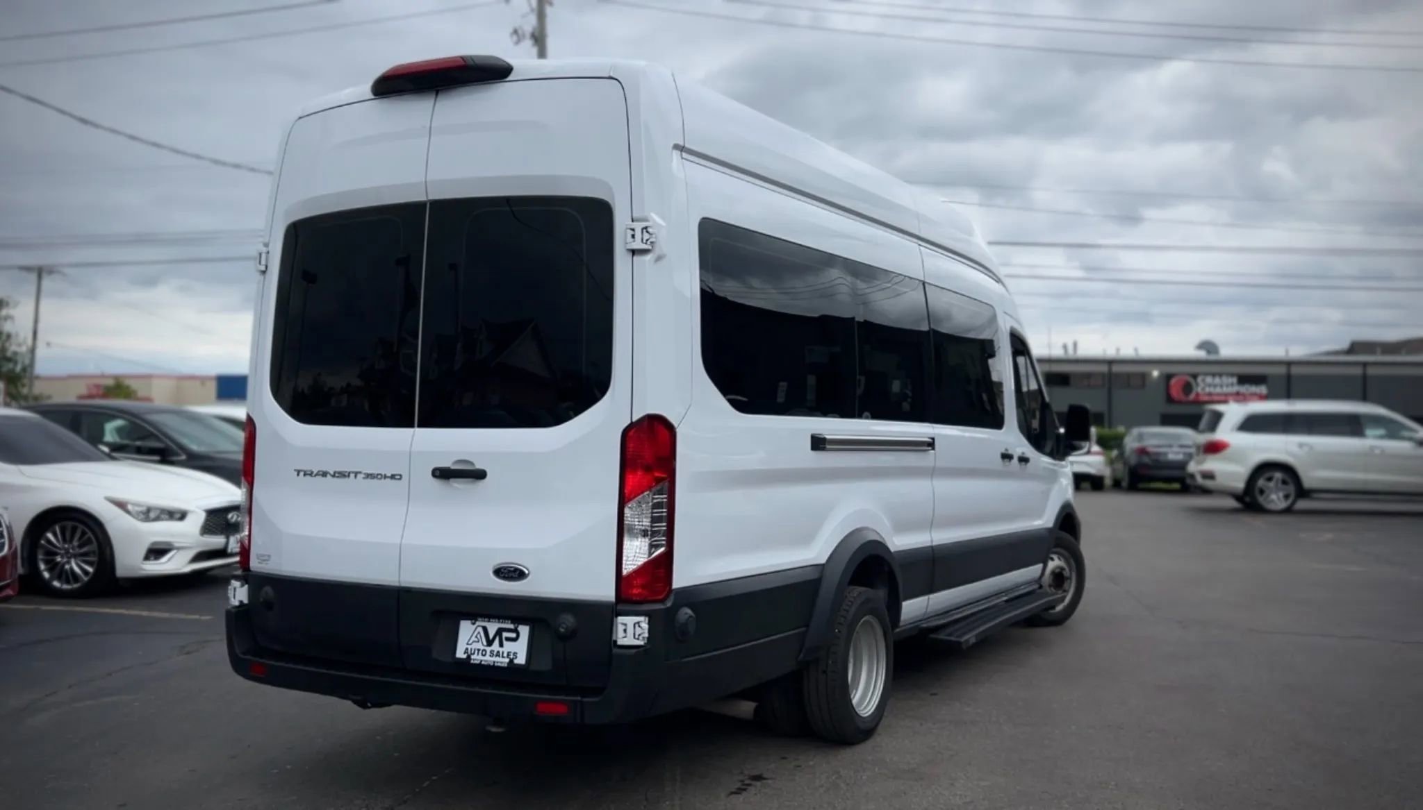 Used 2023 Ford Transit 350 XL image 2
