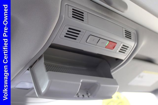 Used 2025 Volkswagen Jetta SE FWD image 43