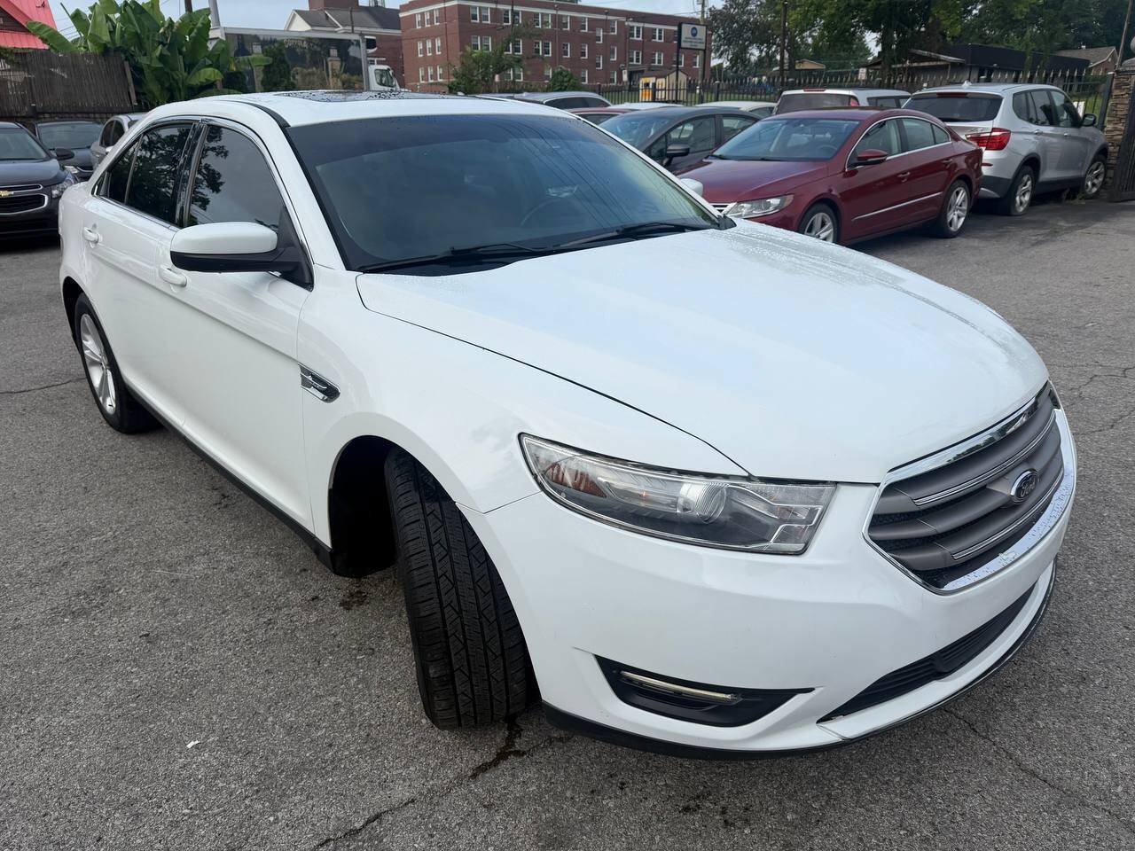 Used 2014 Ford Taurus SEL AWD/4WD image 7
