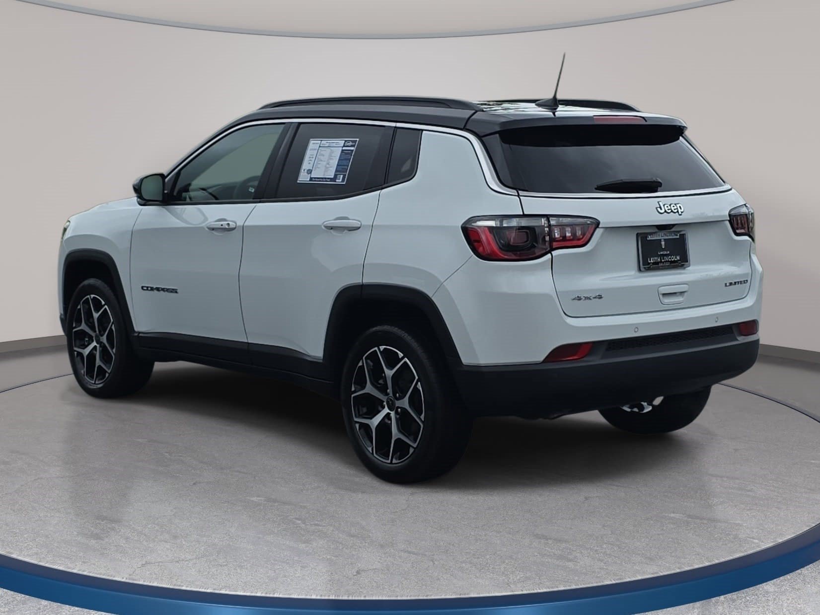 Used 2025 Jeep Compass Limited w/ Sun & Sound Group AWD/4WD image 7